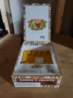 Romeo y Julieta 1875 Churchill en Tubo Empty Cardboard Box